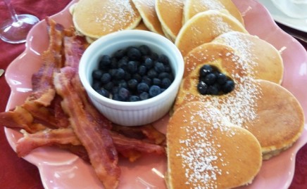 #post_1043 heart pancakes